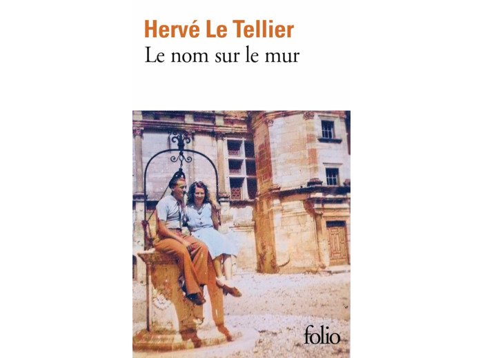 LE NOM SUR LE MUR