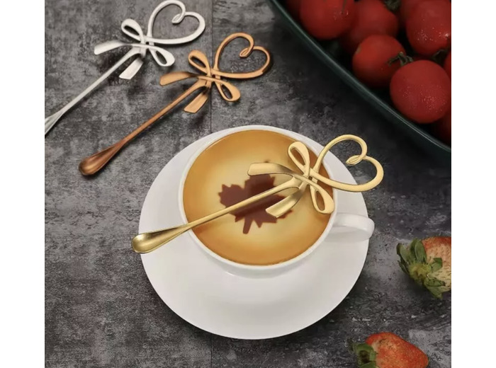 Cuillère touillette en forme de coeur