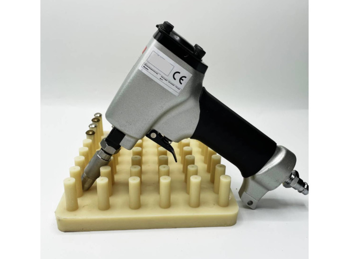Pistolet pneumatique à clous décoratifs +Support GPISPNEU