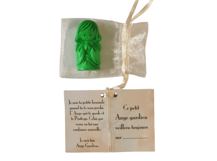 Ange Gardien Fille -en Albaster 4,5cm colorisé vert dans tulle