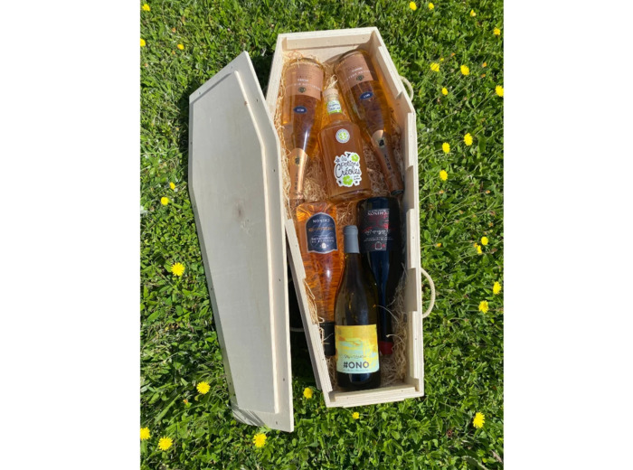 coffret cercueil EVG avec bouteilles