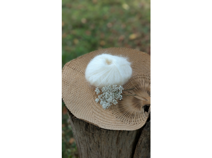 Pelote PLUME  (60% kid mohair 40% soie) - écru