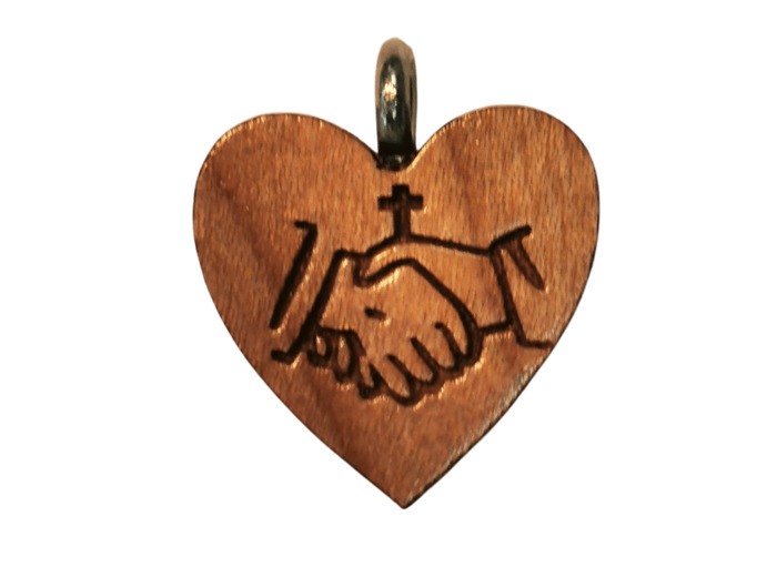 Coeur en Bois d'Erable Vernis 1,9cm avec Cordon - AMITIE