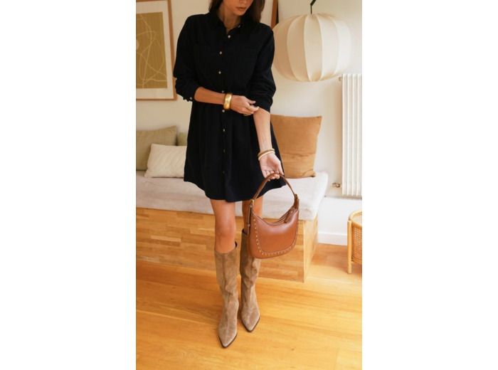 IN APRIL 1986 ROBE VELOURS