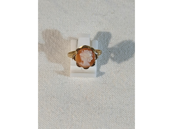Bague Camée en or jaune