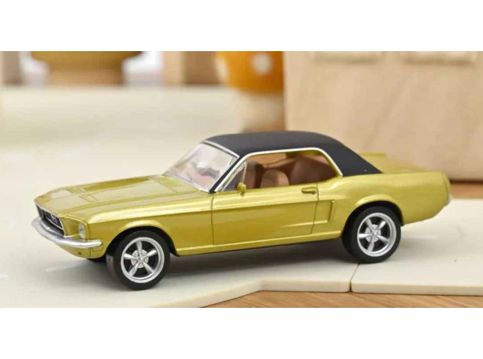 FORD MUSTANG COUPE 1968 GOLD JET CAR 1:43