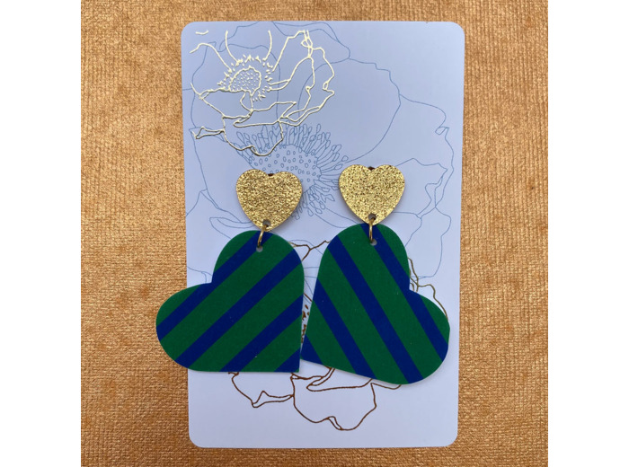Boucles d'oreilles coeur coloris vert rayures bleues