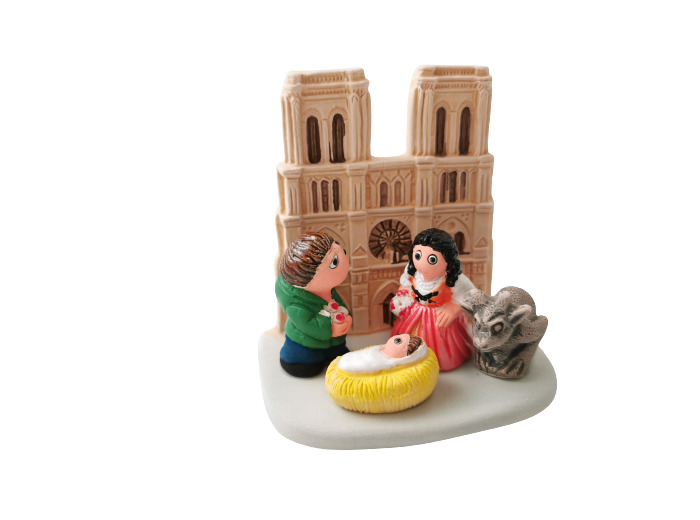 CRECHE en céramique BLOC 8x7cm - ND de PARIS - V.HUGO