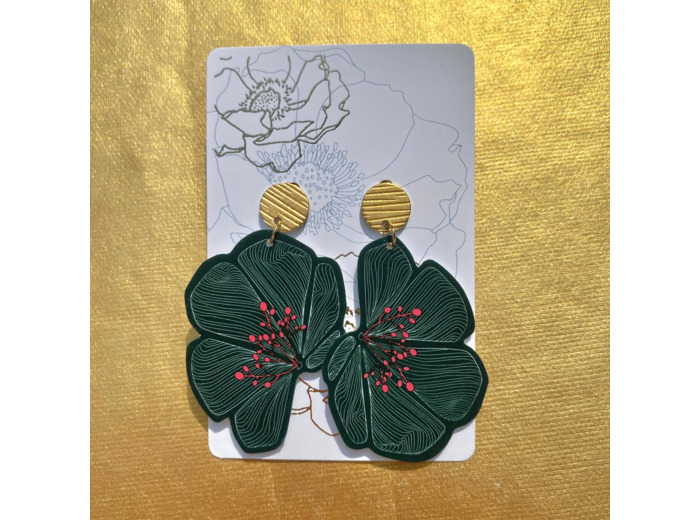 Boucles d'oreilles demi-fleurs asymétriques coloris vert foncé pistils rouges