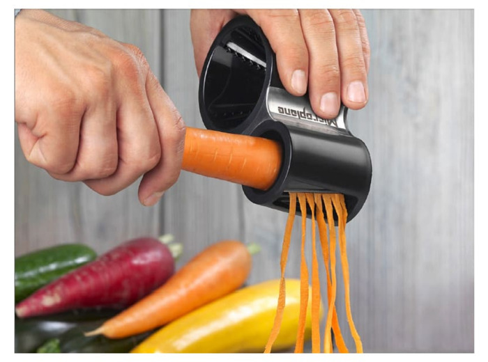 TAILLE LEGUMES EN SPIRALE SPIRAL CUTTER