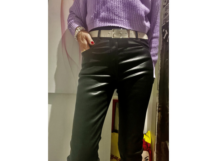 ST044-1 Pantalon femme coupe droite cuir stretch noir