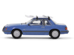 Ford Mustang Ghia Coupé with Ski Roof Rack Bleu 1981 - 1/64 - Greenlight