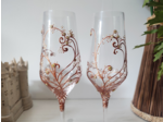 Verres à pied décorés à la main personnalisable représentant des volutes cuivrées agrémentées de petits strass dorés