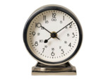 Petite Horloge à Poser Acier 6x12x14cm