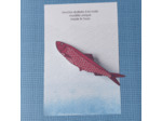 Broche sardine coloris rose foncé écailles argentées