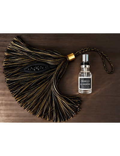 Pompon parfumé Oranger Alhambra décoratif & rechargeable – Autour du Parfum – Fabrication française