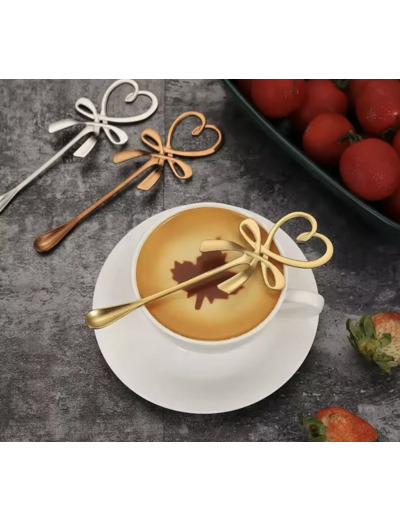 Cuillère touillette en forme de coeur