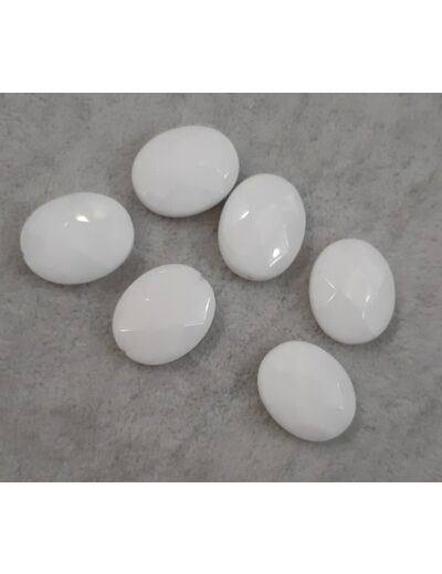 Palet ovale en quartz blanc