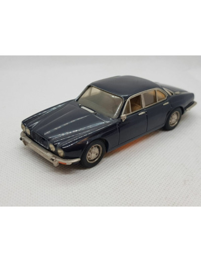 AME JAGUAR XJ 12 L BLEU MARINE FONCE 1/43 BOITE