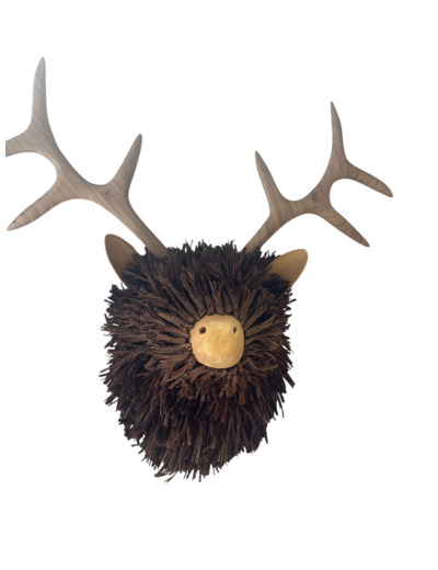 Sculpture murale en bois en forme de tête de cerf