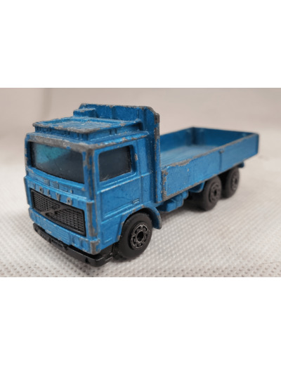 CAMION VOLVO 1984 BLEU MATCHBOX 1/90 SANS BOITE