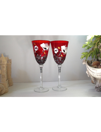 Jolis verres rouges en cristal peints à la main personnalisables décorés de fleurs de coquelicots blancs sertis étain