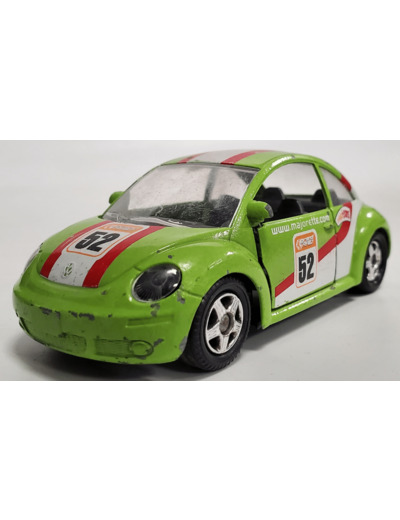 VOLKSWAGEN NEW BEETLE AVEC ATTACHE REMORQUE MAJORETTE 1/32 SANS BOITE