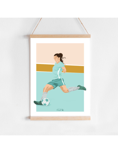 Affiche "La Footballeuse fait du Football"