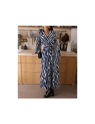 IN APRIL 1986 ROBE LONGUE