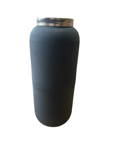 Vase noir anneau métallique