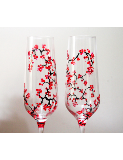 Flutes à champagne "Cerisier du Japon rouge" peintes à la main personnalisables au coloris rouges et noirs