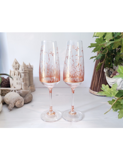 Flutes à champagne en cristal peintes à la main au décor champêtre avec envole de petites libellules