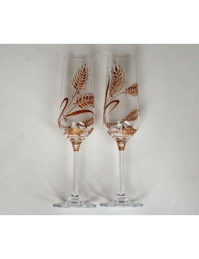 Lot de deux flutes à champagne peintes à la main et personnalisables au coloris doré décorées de feuillages pour fêter ses noces de froment