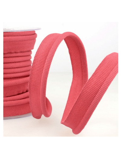 Simple passepoil fuchsia 519 C73 8mm 100%polyester le mètre 519C73