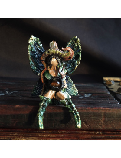 Figurine "Brindille" ailée et sa pierre naturelle