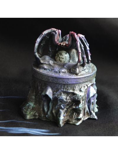 Boite "La tisserande d'univers" et sa pierre naturelle