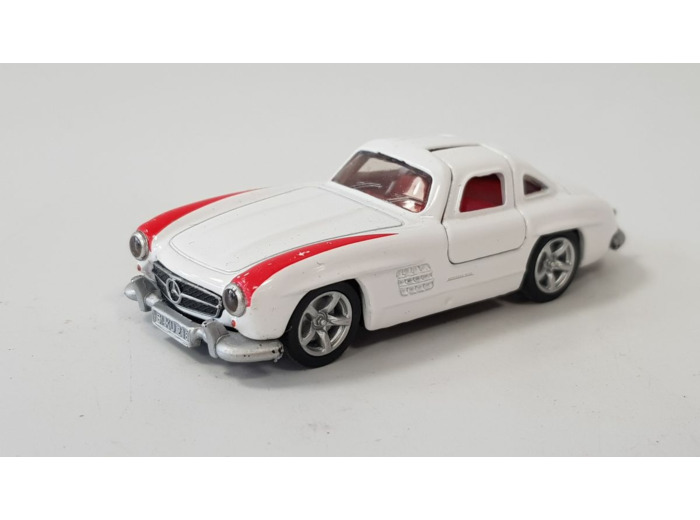 MERCEDES 300 SL SIKU (1/64) SANS BOITE