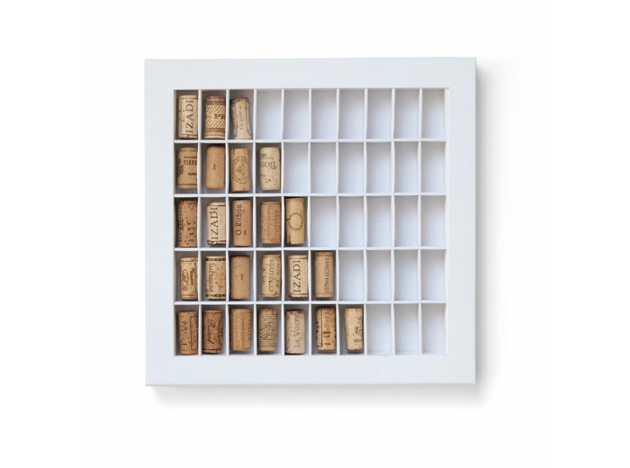 BOITE AVEC 50 CASES POUR BOUCHONS DE VIN 367166