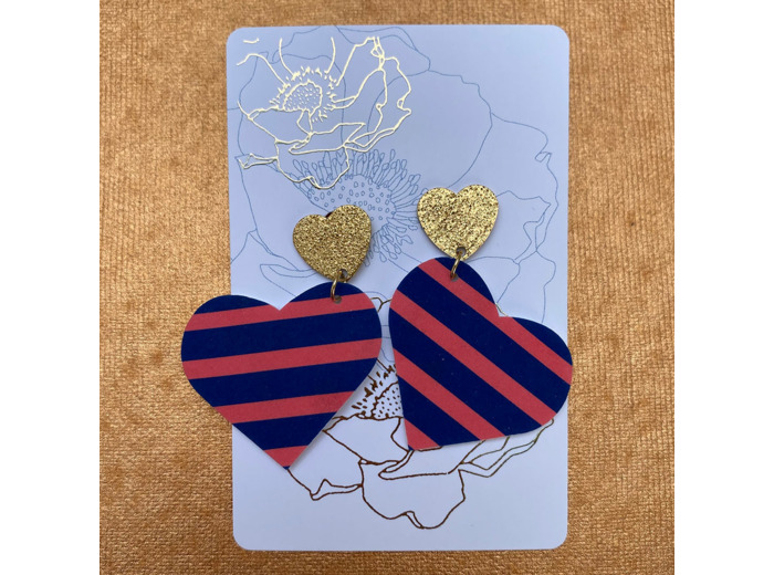 Boucles d'oreilles coeur coloris bleu rayures roses