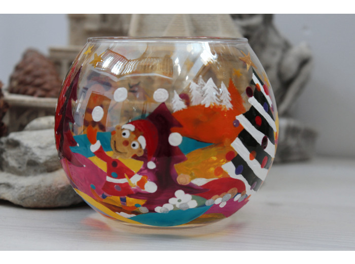 Photophore peint à la main artisanale et coloré sur le thème de Noël avec ses petits lutins jouant dans la neige  peinture sur verre