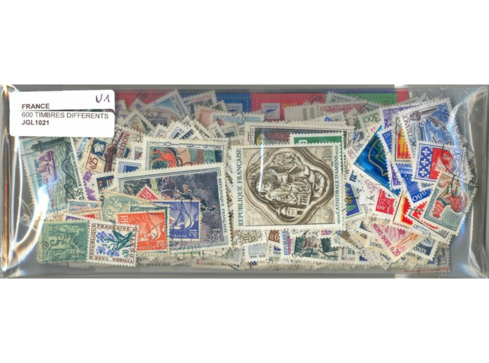 FRANCE LOT 600 TIMBRES OBLITERES DIFFERENTS N1