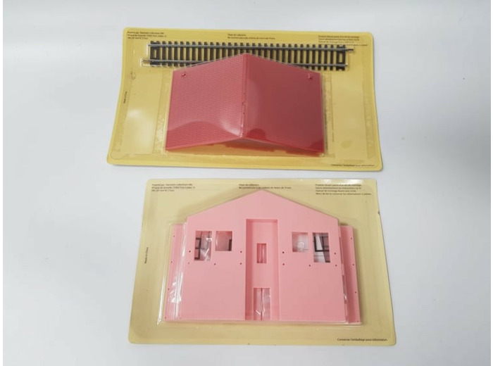 HACHETTE RESEAU FERROVIAIRE HO BATIMENT FACADE ROSE NEUF
