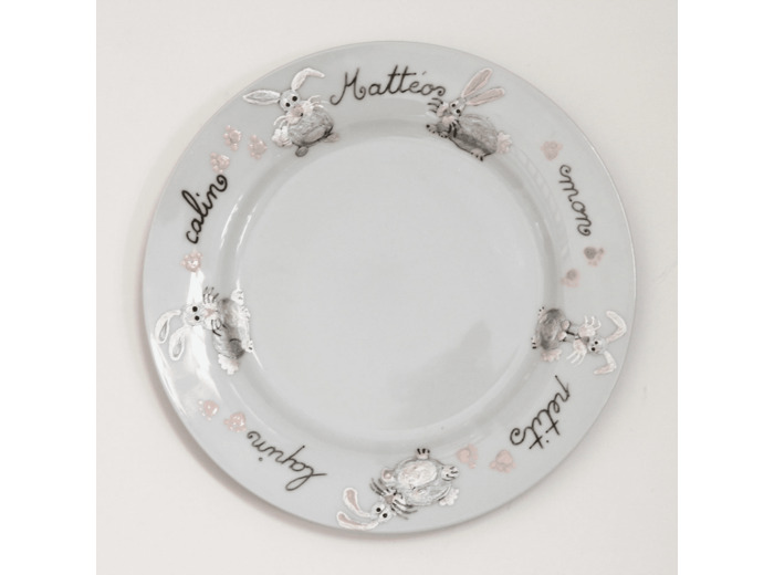 Assiette enfant personnalisée sur le thème des petits lapins objet artisanale manuellement peinte, 19cm, signée et daté