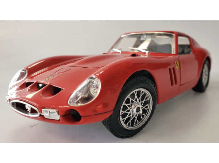 FERRARI 250 GTO 1962 ROUGE BURAGO 1/24 SANS BOITE