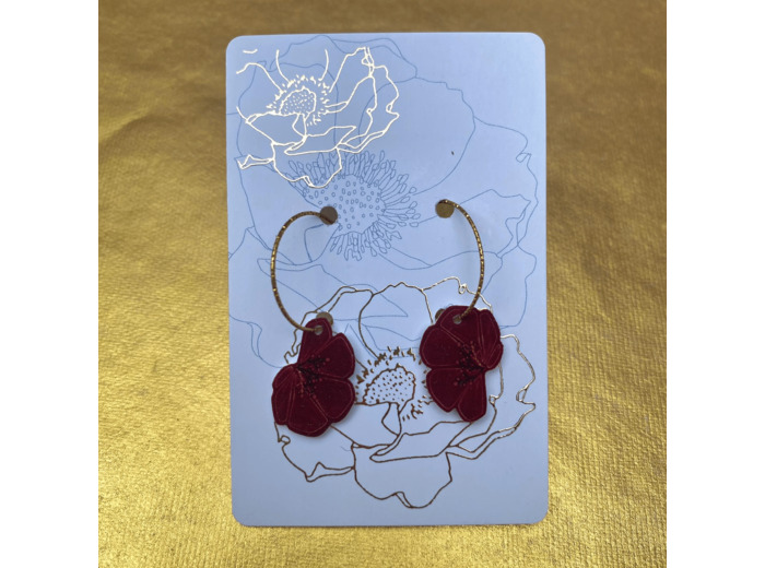 Boucles d'oreilles créoles demi-fleurs asymétriques rouges foncées petit format