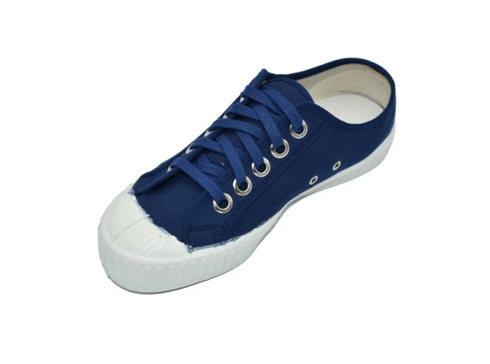 Chaussures en toile Kozak 72 navy : l’authentique style militaire rétro