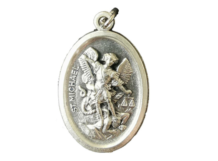 Médaille 22mm Ovale en métal argenté - ST MICHEL