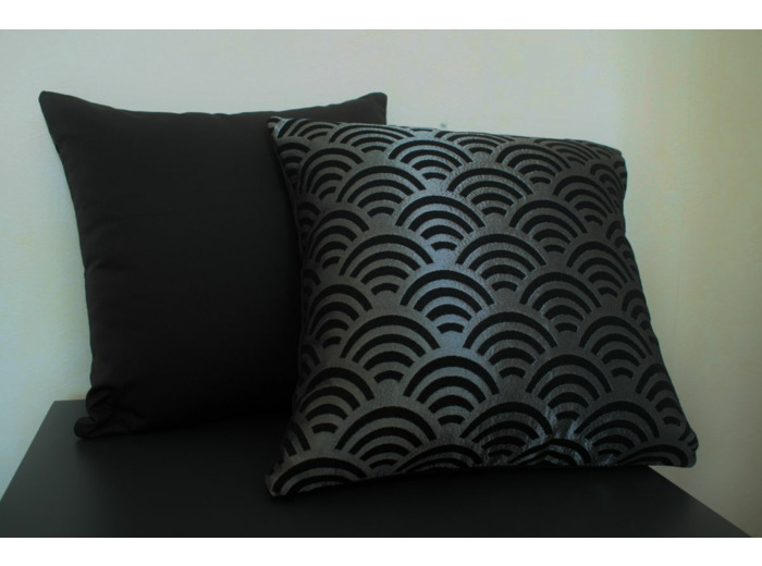 Coussins motif géométriques noir et argent