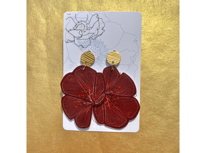 Boucles d'oreilles demi-fleurs asymétriques rouge bordeaux pistils rouges