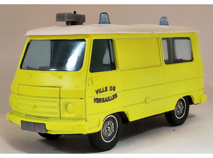 PEUGEOT J9 JAUNE FLUO VILLE DE VERSAILLES SOLIDO TONER GAM 1/50 AVEC BOITE